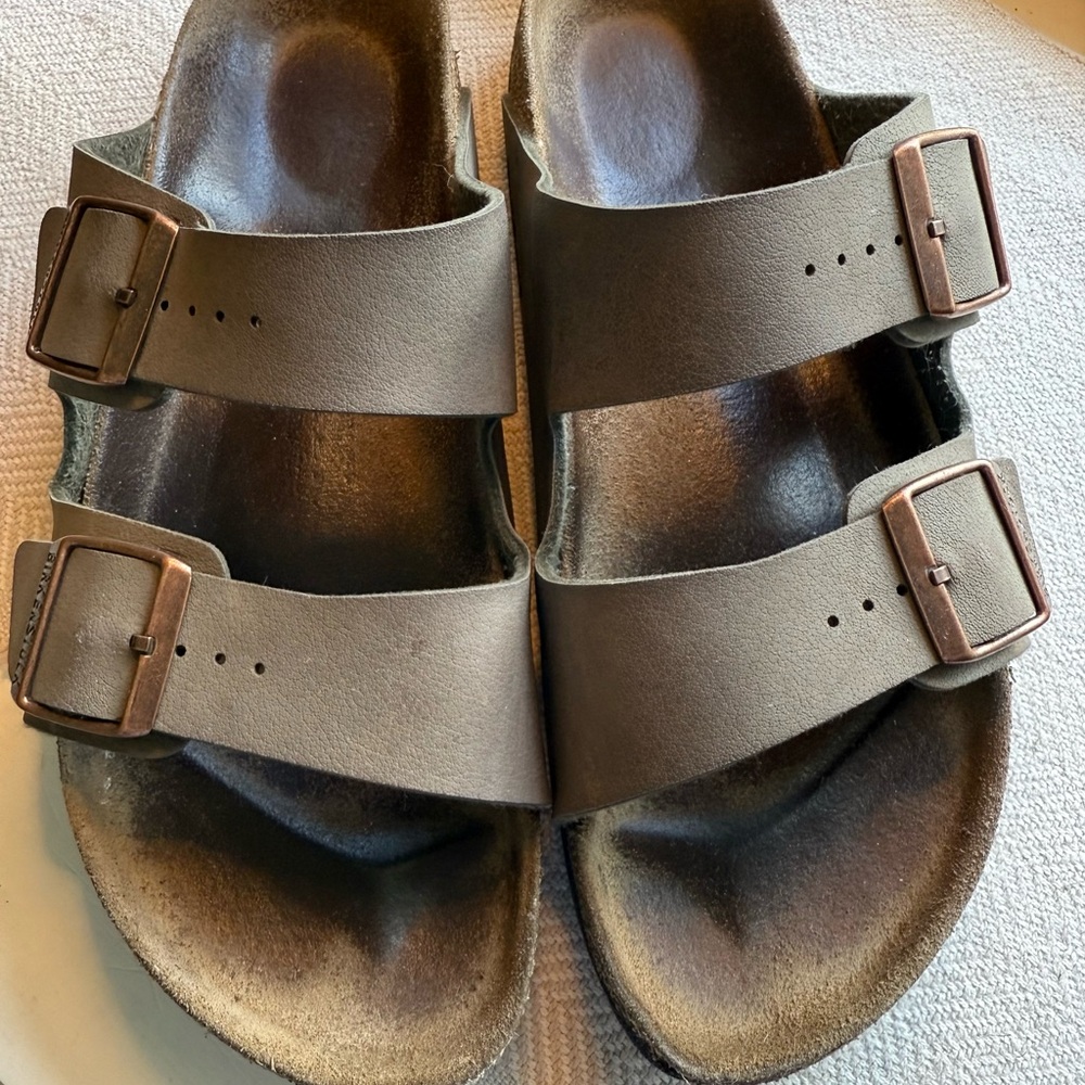 Birkenstock Arizona Sandals
Oiled Leather Tobacco Brown EU size 41 US size 8-8.5